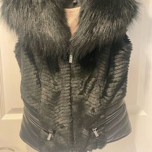 GUESS fur/leather vest